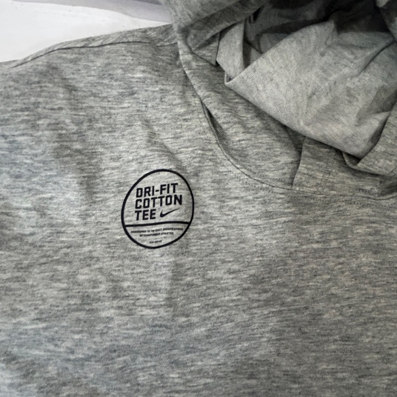 Nike Tee Dri-Fit Athletic Fit Gray Performance Sideline On Field Hoodie - Picture 5 of 8